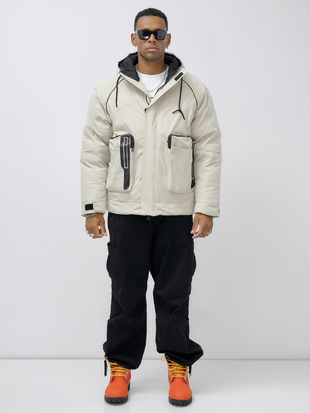 Куртка молодежная мужская зимняя с капюшоном бежевого цвета 25313_1B