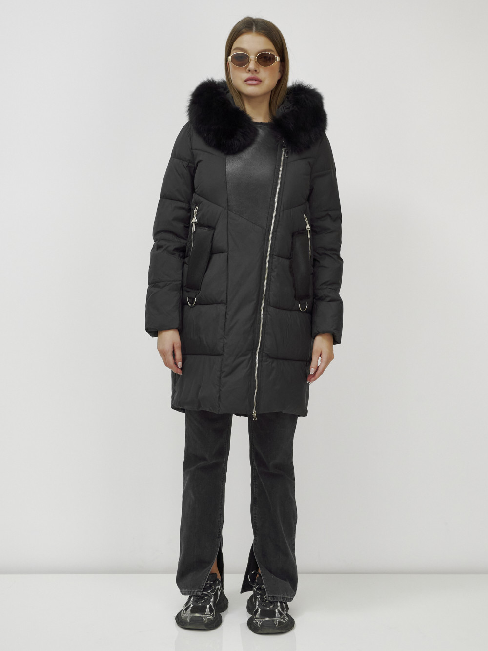 Куртка женская зимняя с мехом енот премиум класса черного цвета 3132Ch