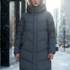 Пальто зимнее утепленное с капюшоном женское темно-серого цвета 7623TC