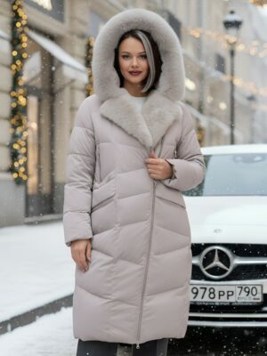 Двубортное пальто зимнее утепленное с мехом и капюшоном светло-коричневого цвета 7626SK