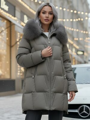 Пальто зимнее утепленное с мехом и капюшоном тренд коричневого цвета 7630K