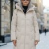Пальто зимнее утепленное с капюшоном женское бежевого цвета 7638B