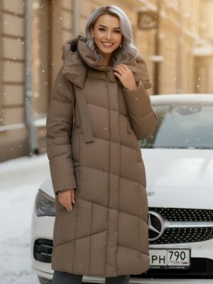 Пальто зимнее утепленное с капюшоном женское светло-коричневого цвета 7748SK