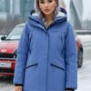 Парка зимняя женская с капюшоном василькового цвета 9538-1Vs