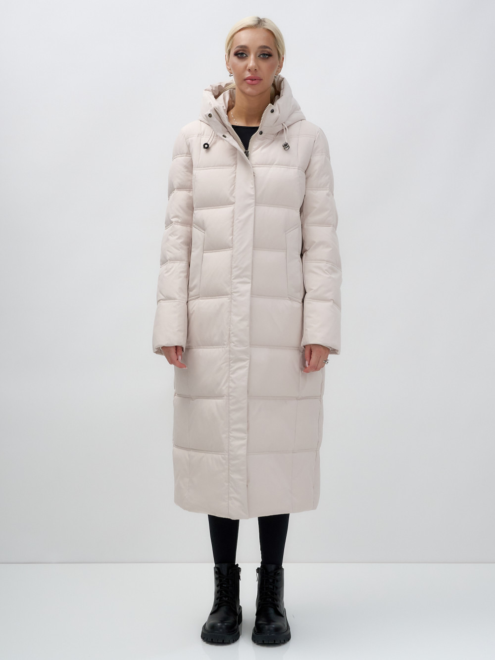 Пальто утепленное стеганное зимнее с капюшоном женское бежевого цвета 9627B
